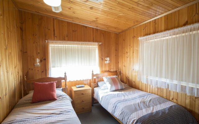 Mundic Waterfront Cottages