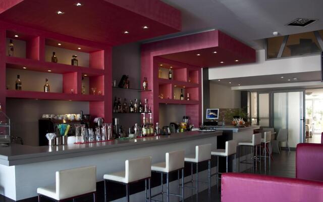Life Hotel