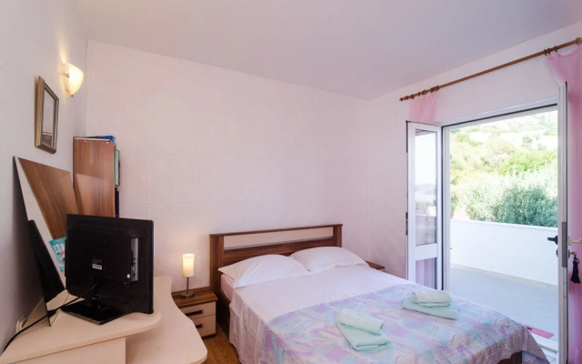 Leo's Room