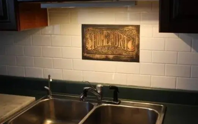 Homeport Historic Bed & Breakfast/Inn c 1858