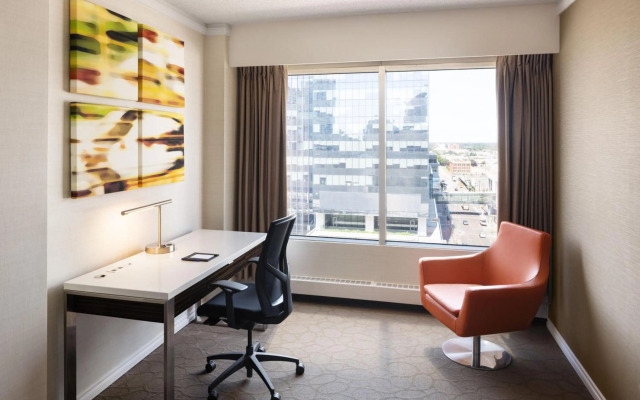 Delta Hotels by Marriott Edmonton Centre Suites