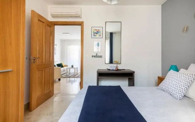 SeaEsta apartment Pool and Beach