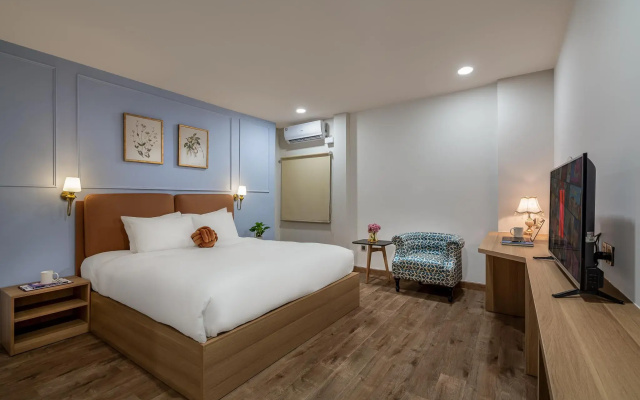 SAZI Resin Hotel - Free Nails/HairWash
