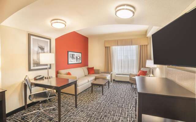 La Quinta Inn & Suites by Wyndham Smyrna TN - Nashville