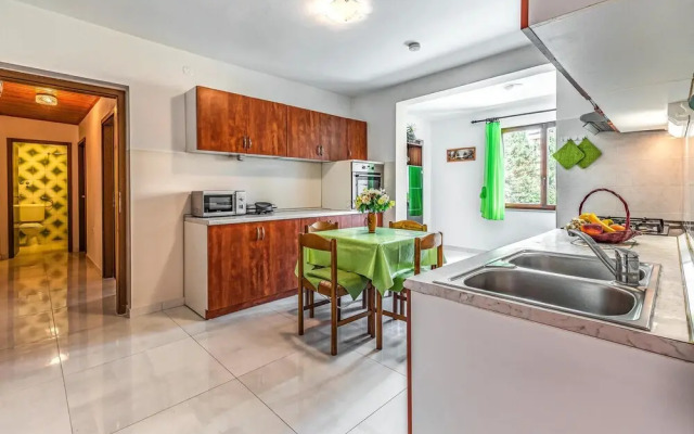 Stunning Home in Pula With Wifi and 7 Bedrooms