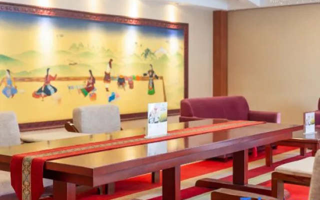 Ramada Encore by Wyndham Daocheng Yading – People – Daocheng
