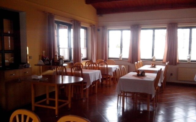 Restaurant a Pension u Hradu