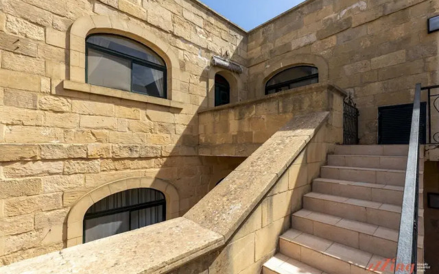 Pet Friendly Penthouse Rooftop Jacuzzi With Views