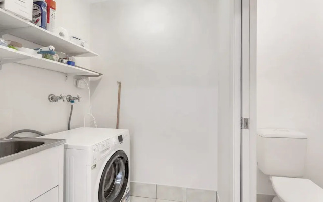 Sandcastles, 1/8 Ala Moana Way