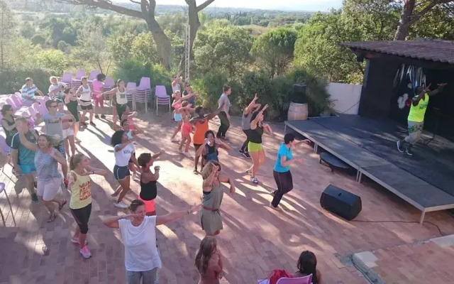 Camping Domaine du Colombier - Yelloh Village