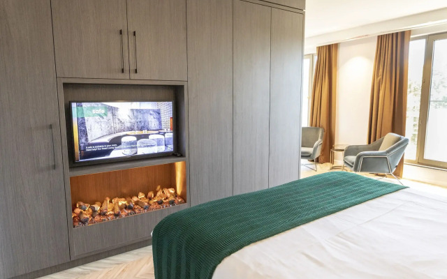 M Hotel - Different Hotels