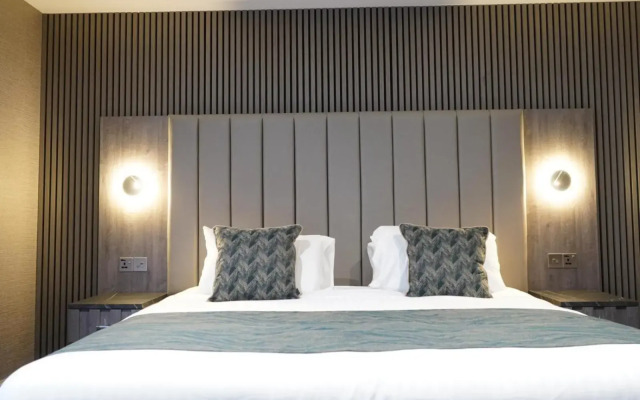The Knowes Hotel & Restaurant