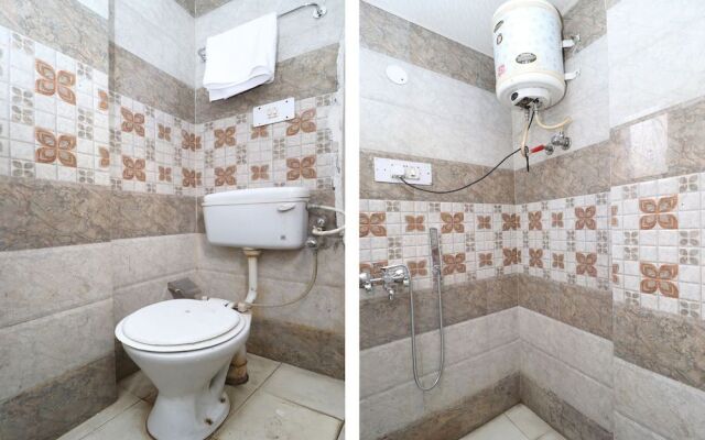 Oyo 28476 Jalandhar Guest House