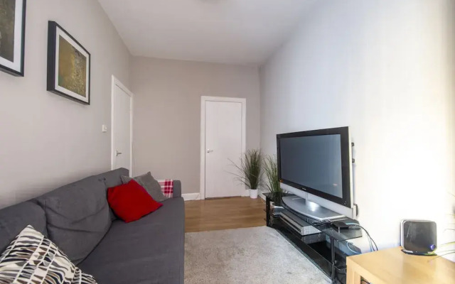 JOIVY Great Location! - Charming Apt by Edinburgh Castle