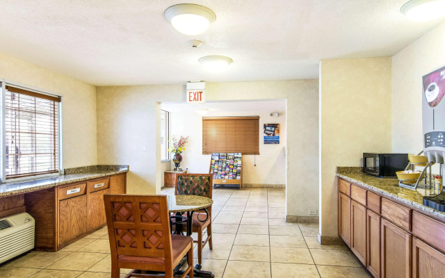Motel 6 Alsip, IL