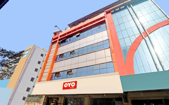 OYOFlagship 80467H Hotel R Square