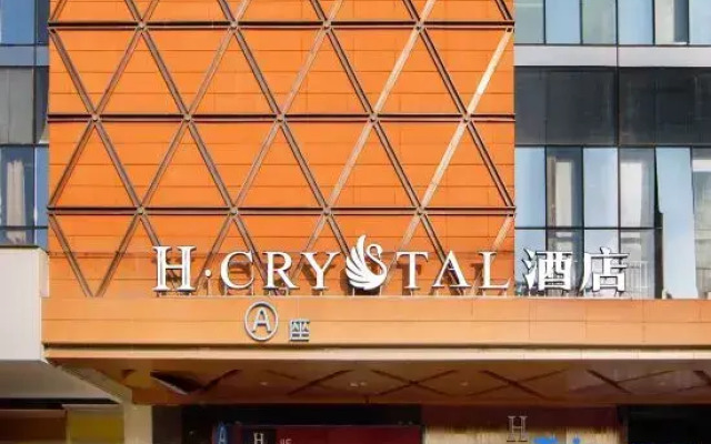 H CRYSTAL 4/2000  Hotel