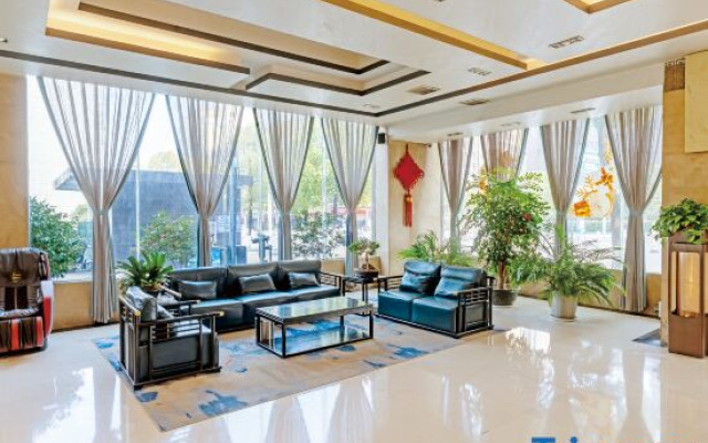 Longhui Huamao Hotel