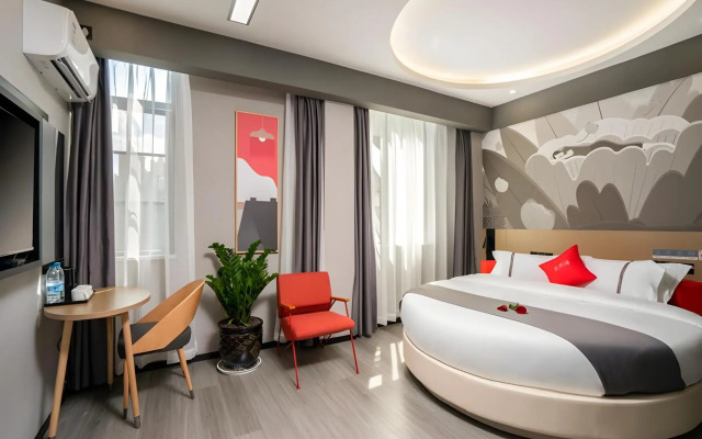 Shankee Hotel (Kunming Panlong District East Third Ring Golden Symphony Home)