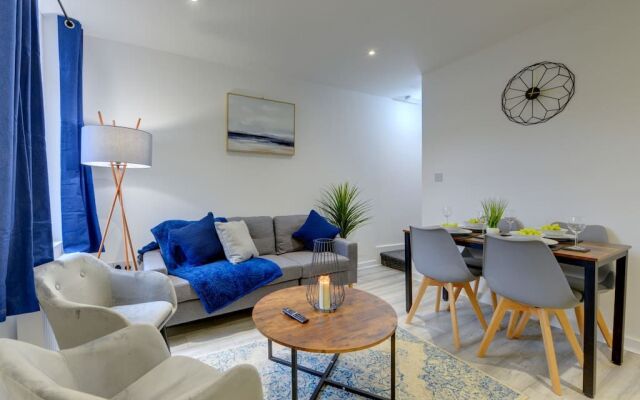 Hollis Road Coventry - Luxury 5 Bedroom House