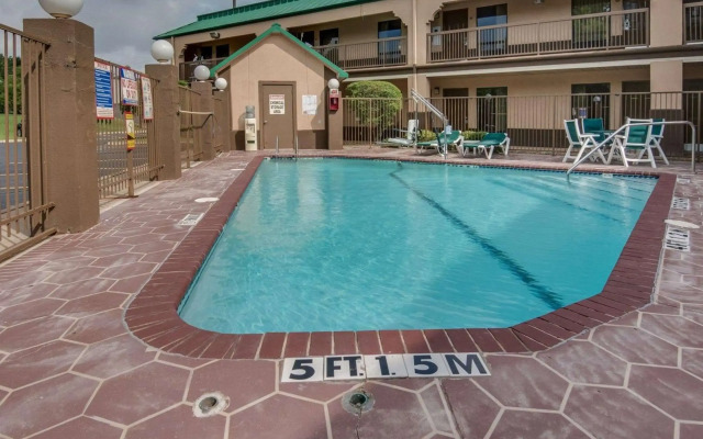 Quality Inn Mt. Pleasant