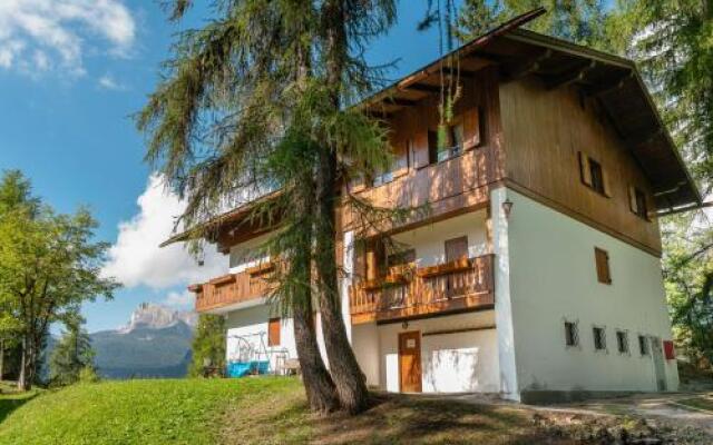 Chalet of Hearts nel bosco di Pocol