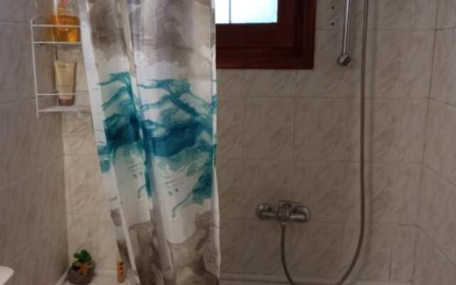 Kanakades Valley View House