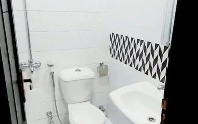 Uptown86 Girls Hostel