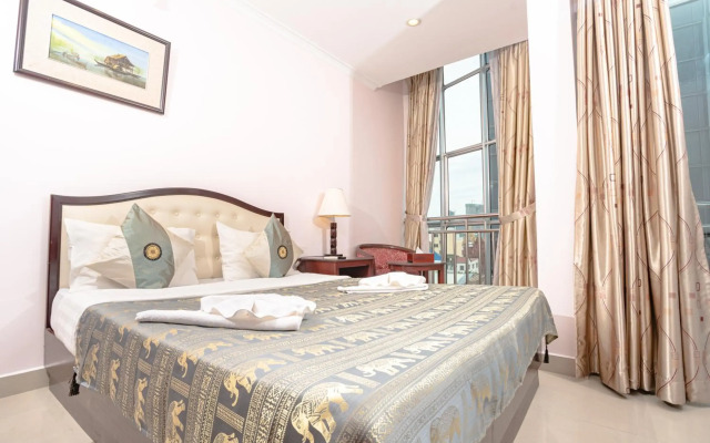 Silver Mounts Hotel