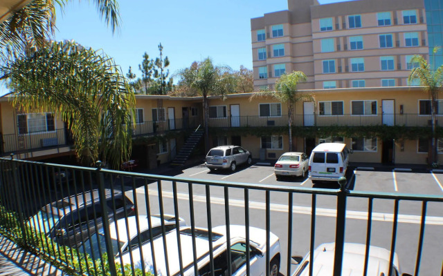 Anaheim Islander Inn and Suites