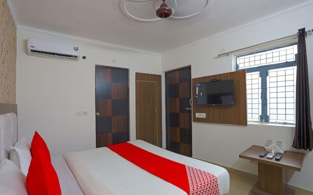 OYO 60786 Hotel Bluestar