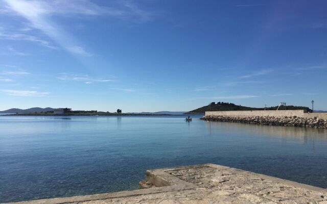 No5 Penthouse 2 Bedroom Apartment