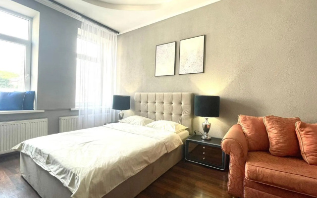 Куліша 41 Апартаменти в центрі біля ТЦ Форум