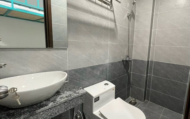 Smiley Apartment District 2