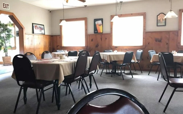 Salmon River Pub & Grill