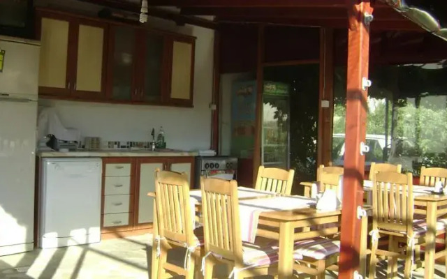 Adakale Konuk Evi