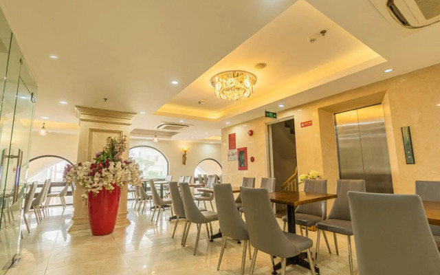 Royal Charm Hotel