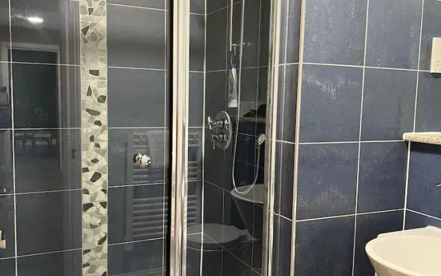 SS- Penthouse Lux suite