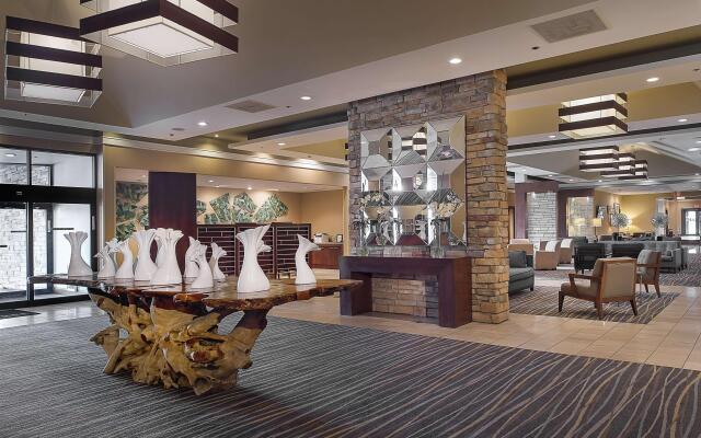 DoubleTree by Hilton Collinsville - St. Louis