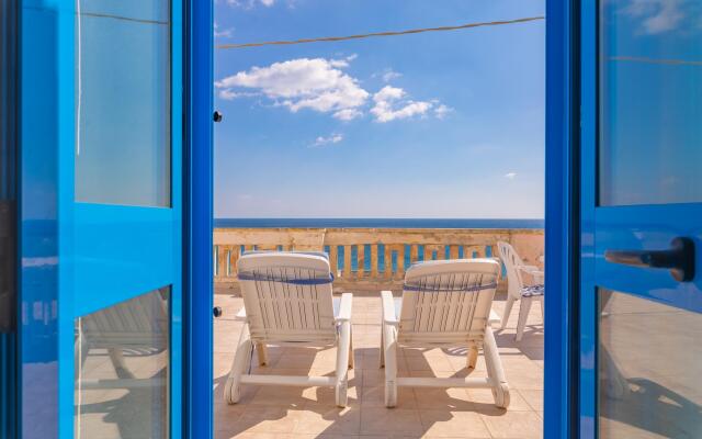 Holiday home with sea view in Castro, on the Adria-Marinè