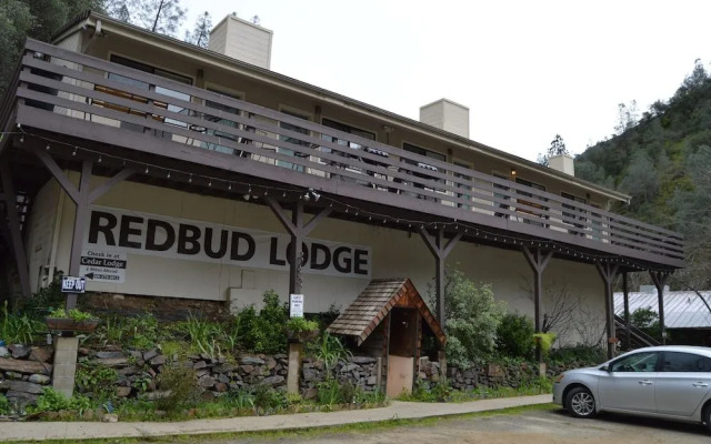 Red Bud Lodge