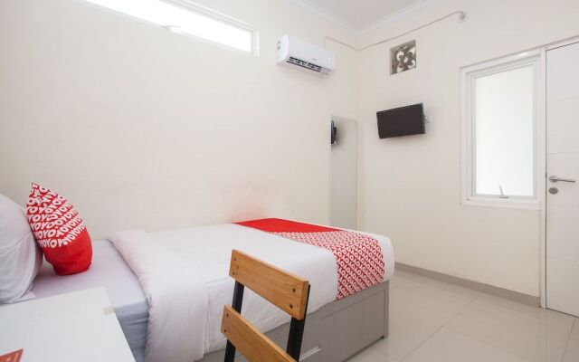 Oyo 1295 Linns Family Residence