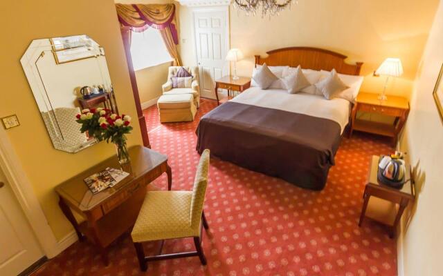 TF Royal Hotel