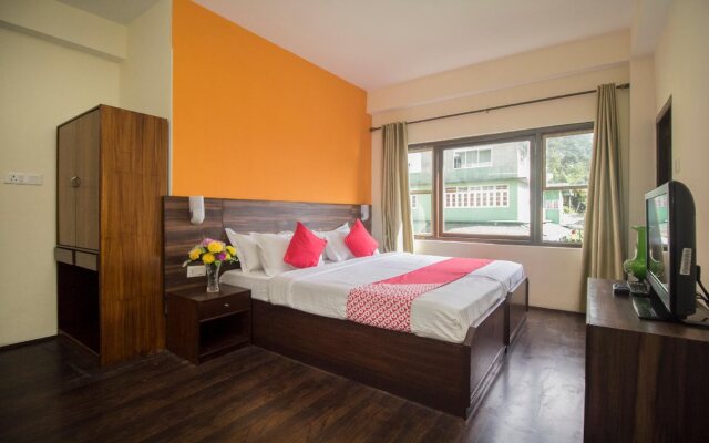 FabHotel Oak Ridge Retreat