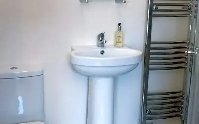 Fara self-contained 2 room B&B suite