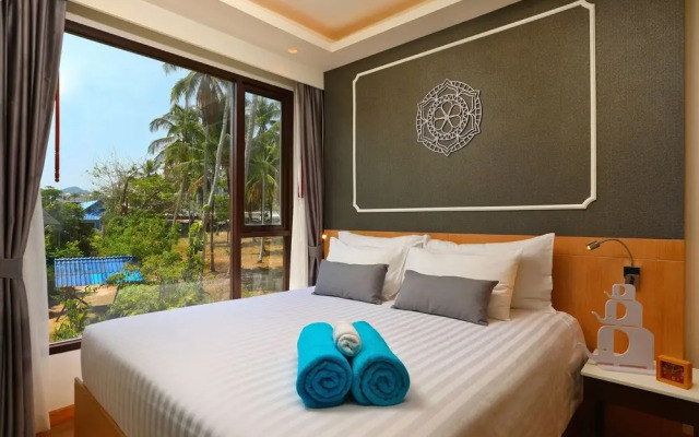 The Aristo Beach Front 33 by Holy Cow