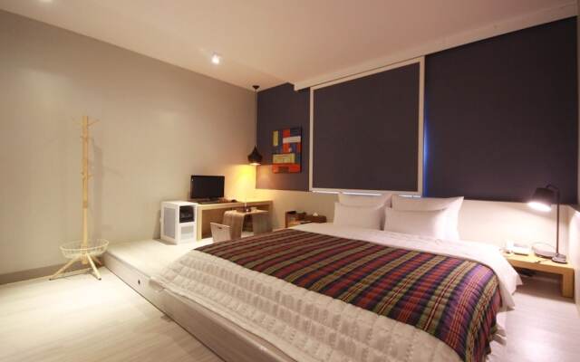 Busan Deokcheon Den Basta Hotel