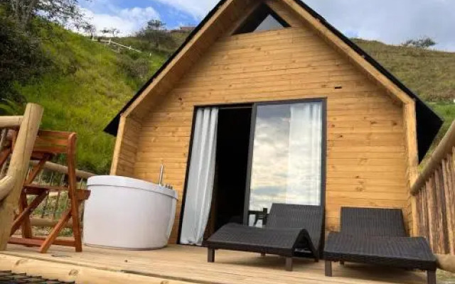 Nalua Glamping and Hotel