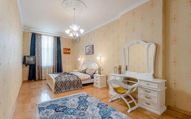 DeRent Aparts (ДеРент Апартс) на улице Грибоедова 14