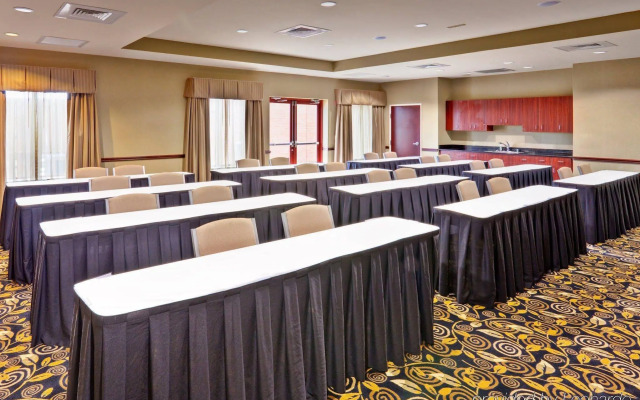 Holiday Inn Express Clinton by IHG